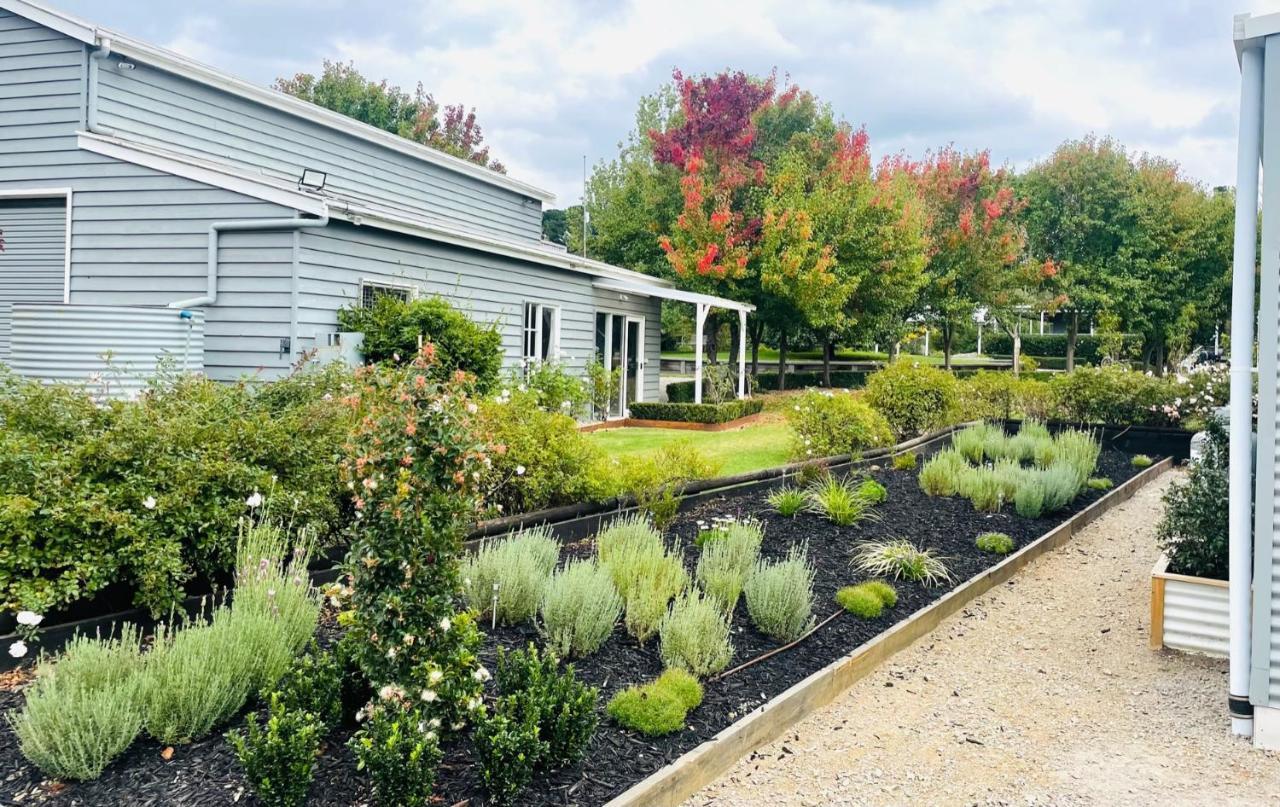 Farm Stay Maple Cottage At Wilindi Estate Tyabb Exterior photo